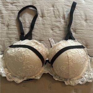 Elegant Lace Bra in Cream and Black